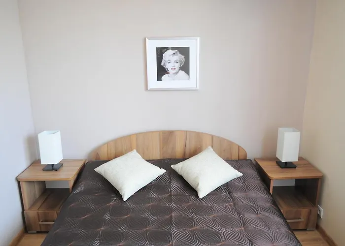 Etiuda 尤斯托尼莫斯基