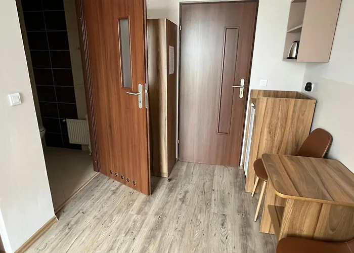 Etiuda 尤斯托尼莫斯基