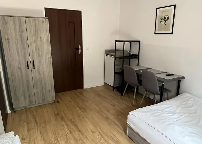 Etiuda * 尤斯托尼莫斯基